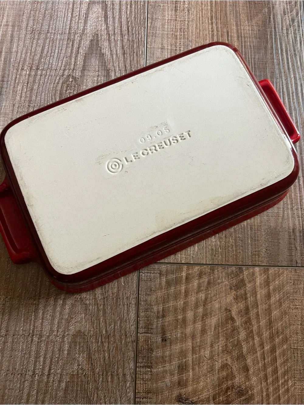 Le Creuset lifting stoneware casseroles